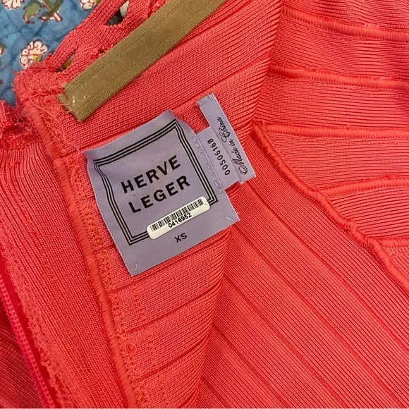 Herve leger hibiscus bandage dress size XS - Picture 9 of 10